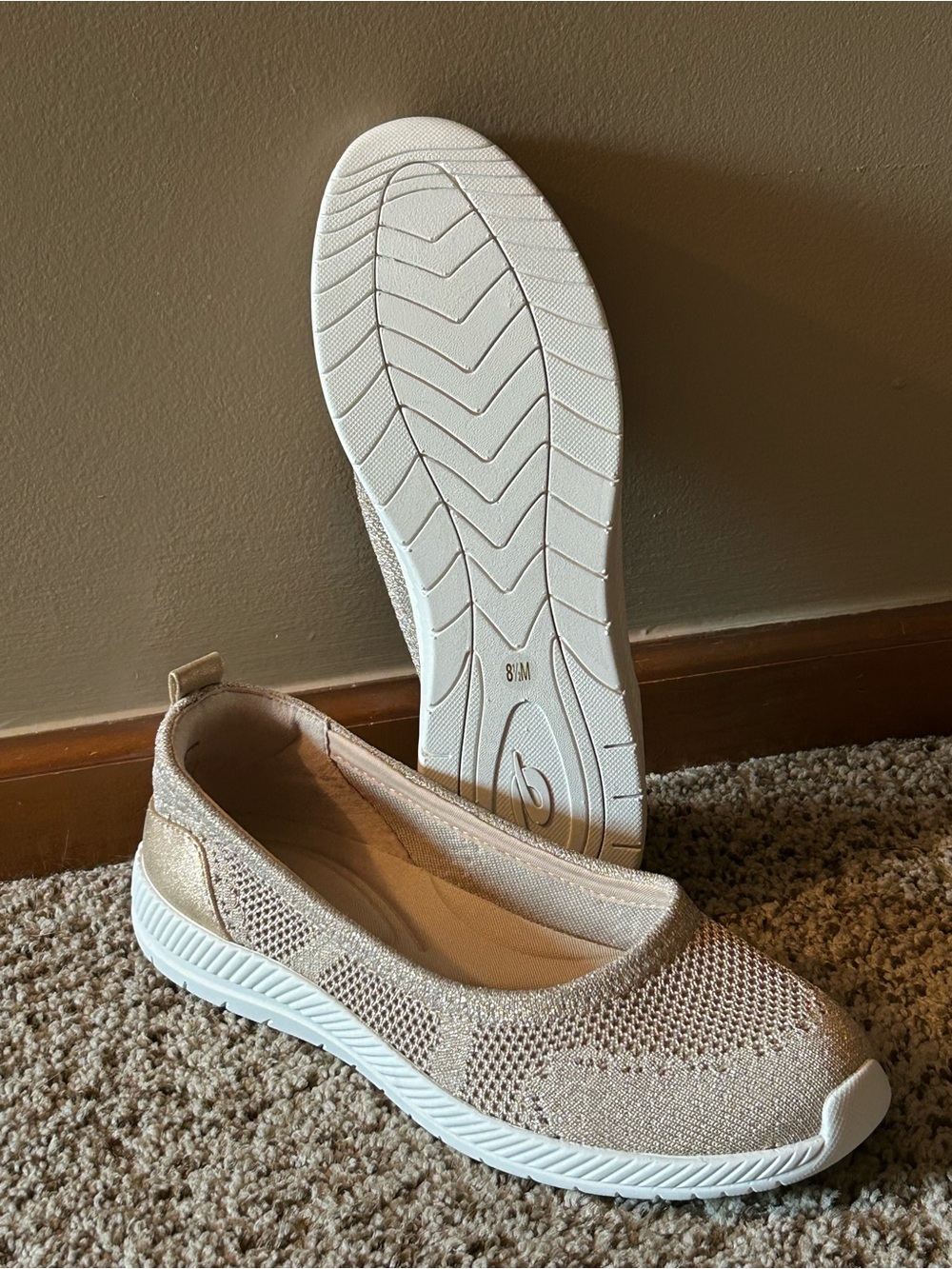 Easy Spirit Women's Glitz 2 Gold Slip-On Walking Shoe Size 8.5